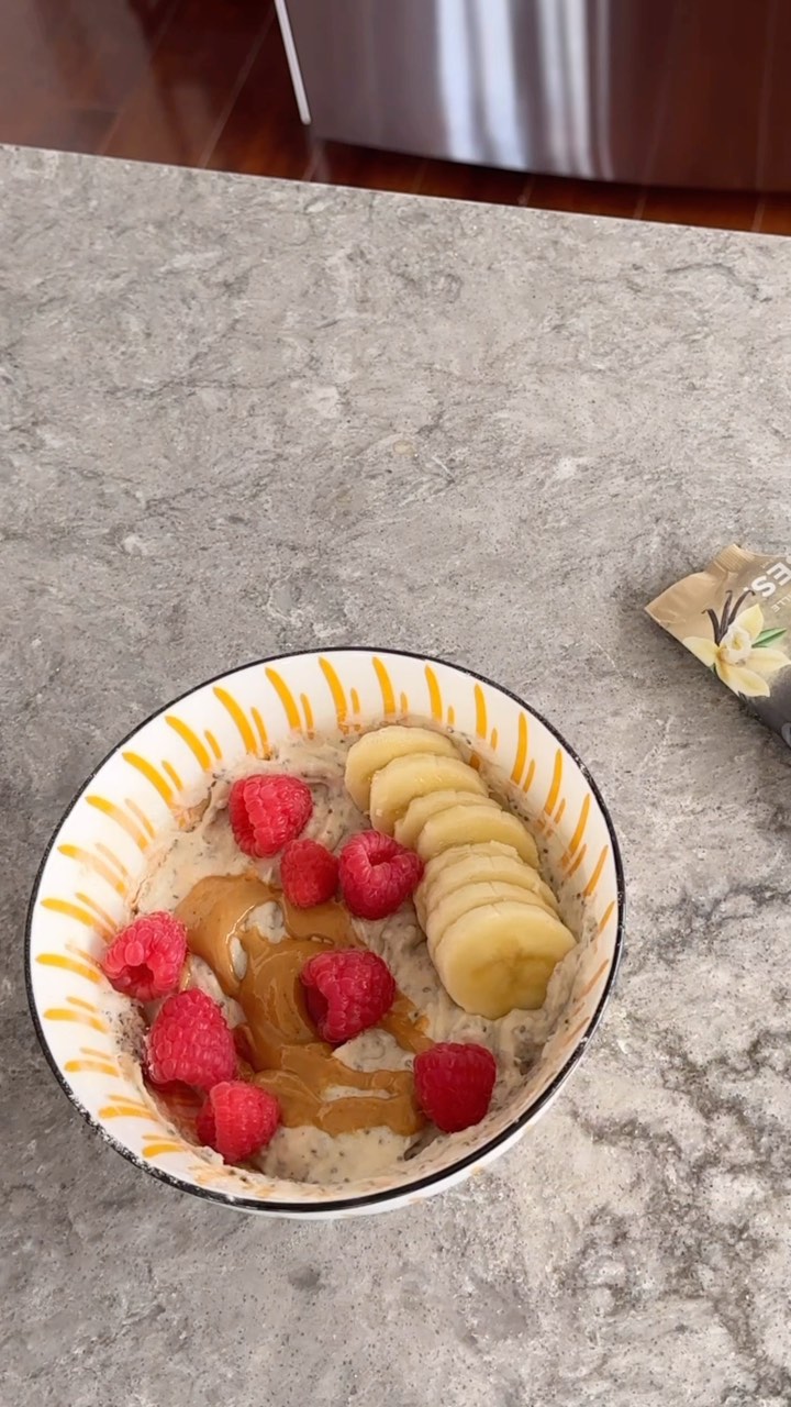 3 Ingredient Creamy Vanilla Power Oat Bowl